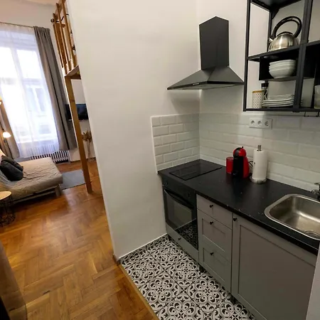 Elias Cosy For 4 People In The Heart Of Free Coffee Apartment Budapest