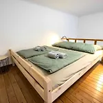 Elias Cosy For 4 People In The Heart Of Free Coffee Apartment Budapest