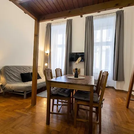 Elias Cosy For 4 People In The Heart Of Free Coffee