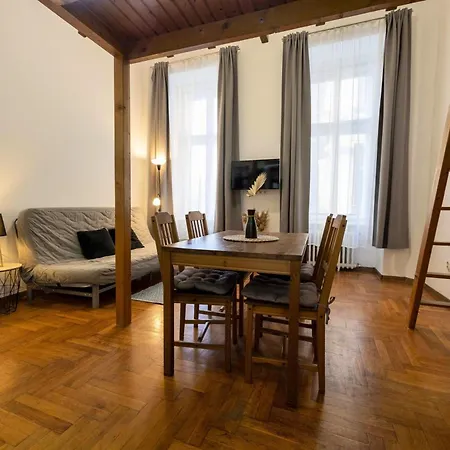 Elias Cosy For 4 People In The Heart Of Free Coffee بودابست